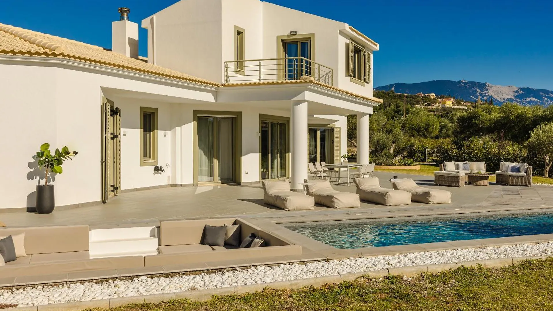 Villa Felicity Svoronata